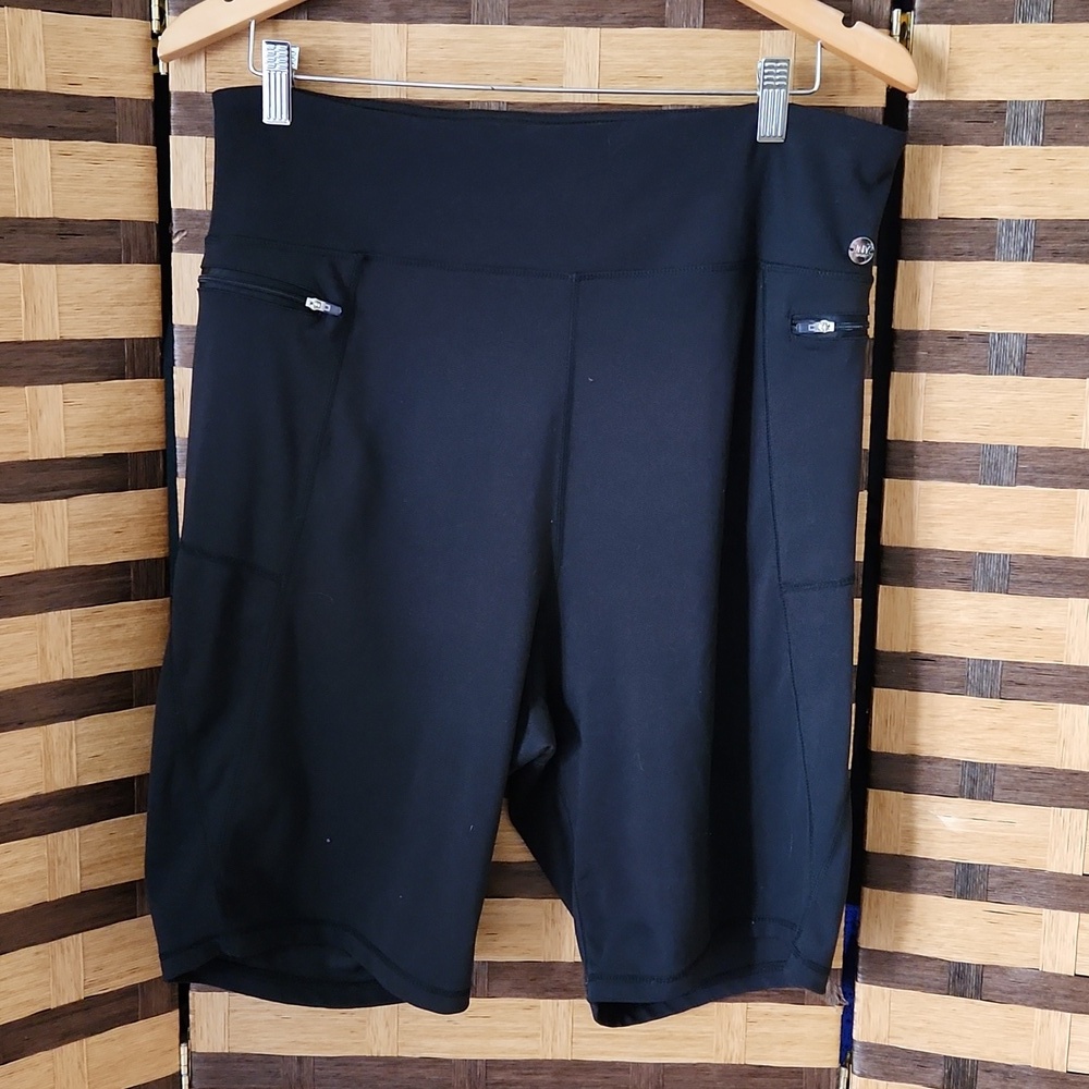Jones NY stretch sport shorts